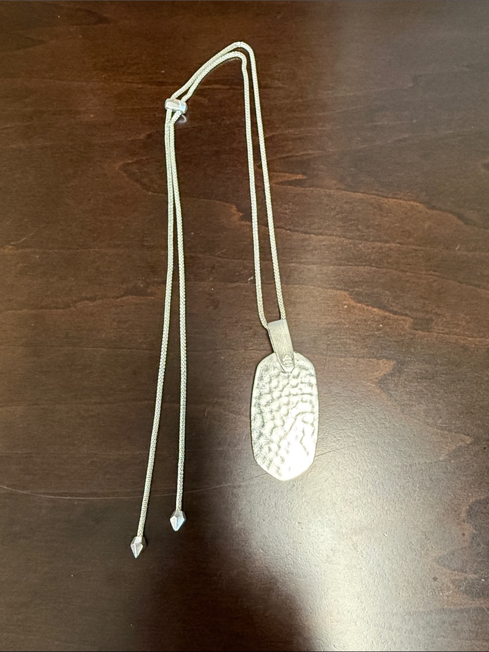 Kendra Scott Danielle Riveted Long Pendant Necklace in Hammered silver tone